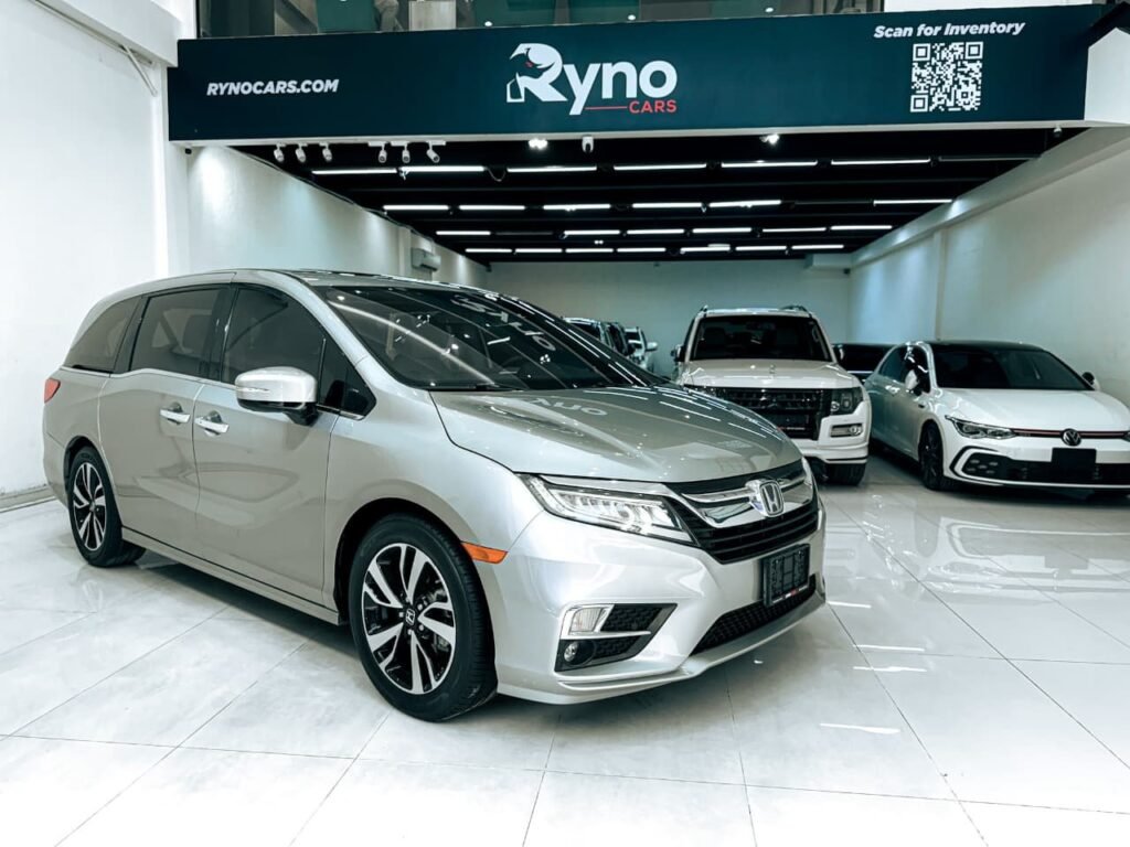2019 Honda Odyssey Touring 3.5L V6 — vehicle photo 1