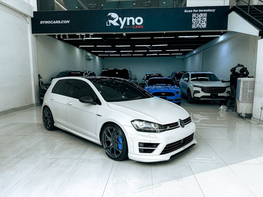 2016 Volkswagen Golf R-Line 2.0T V4 — vehicle photo 1