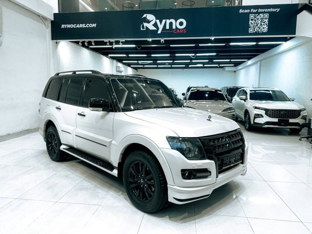 2020 Mitsubishi Pajero 3.8L V6 Signature Edition — vehicle photo 1